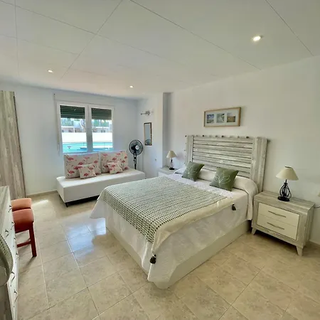 La Vall - En Planta Baja Con Piscina * Cala'N Blanes (Menorca)