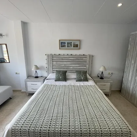 La Vall - En Planta Baja Con Piscina *