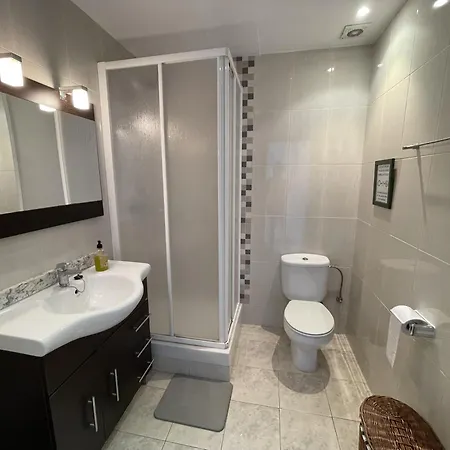 La Vall En Planta Baja Con Piscina Apartment