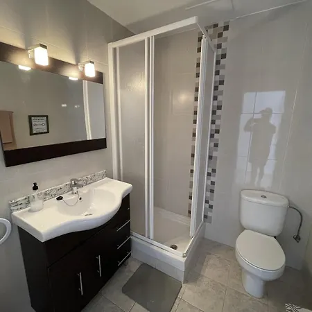 La Vall En Planta Baja Con Piscina Apartment *